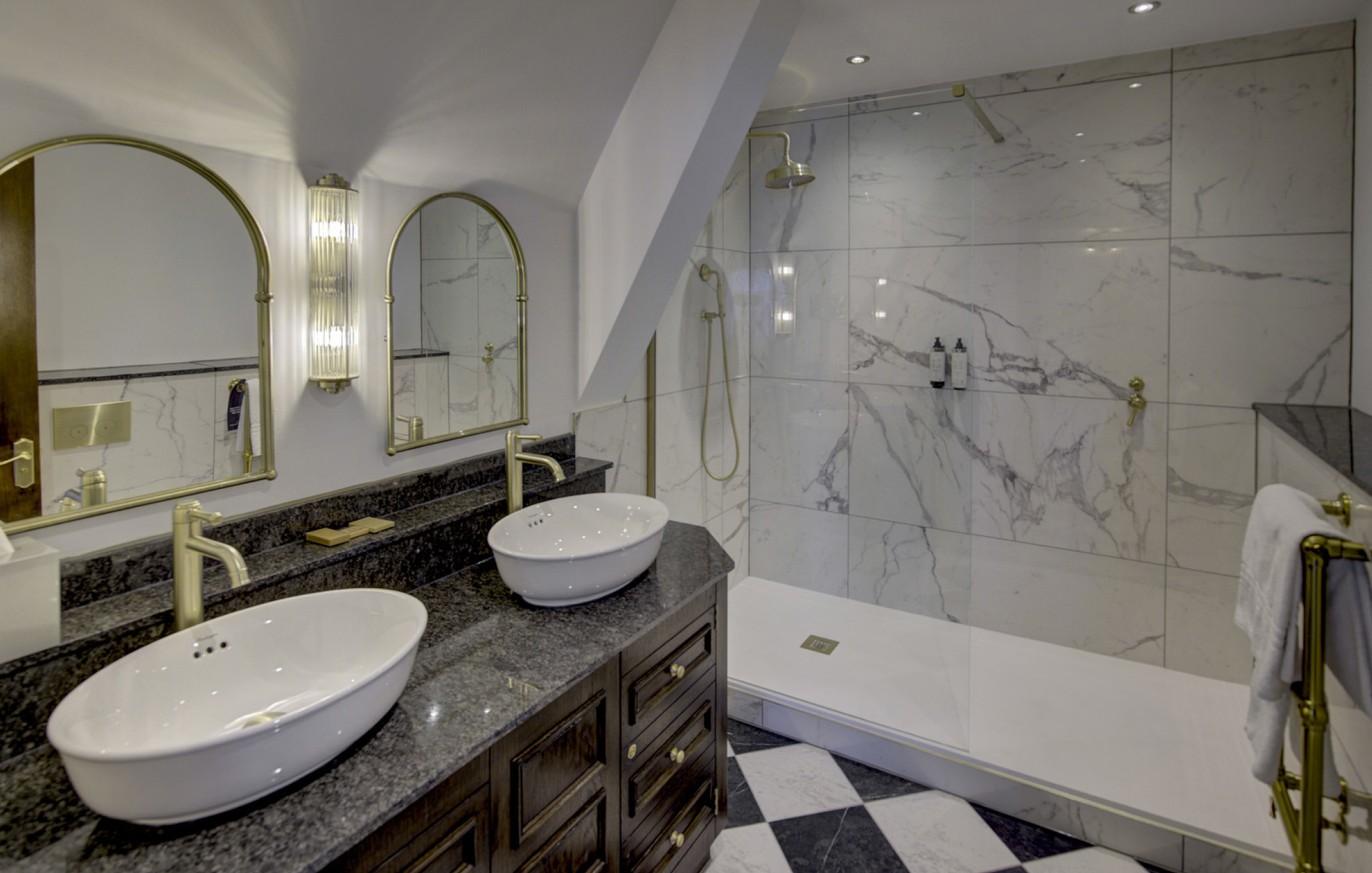 Sandringham Suite 14