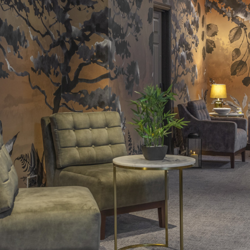 <p>RELAX & UNWIND</p>