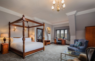 Four Poster 5