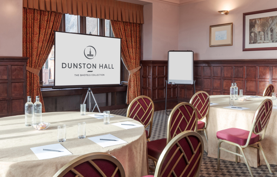 Carousel Desktop Wentworth Cabaret 1 Carousel