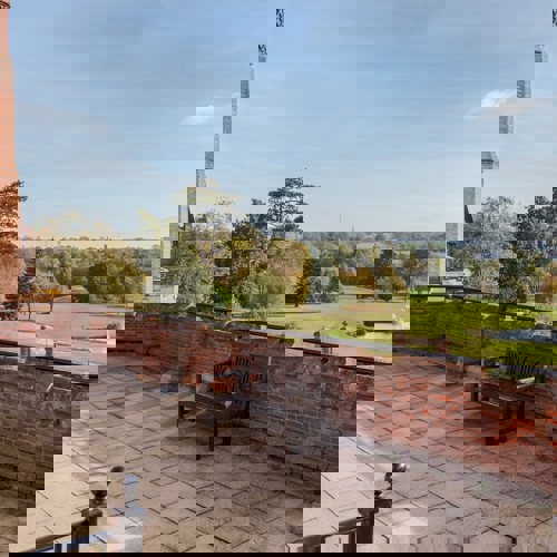 <p>HOTEL VIEWS</p>
