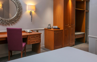 Dunstonhall Classicdouble Carousel Desktop 4