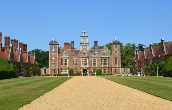 Carousel Desktop Nail Treatments Carousel 3